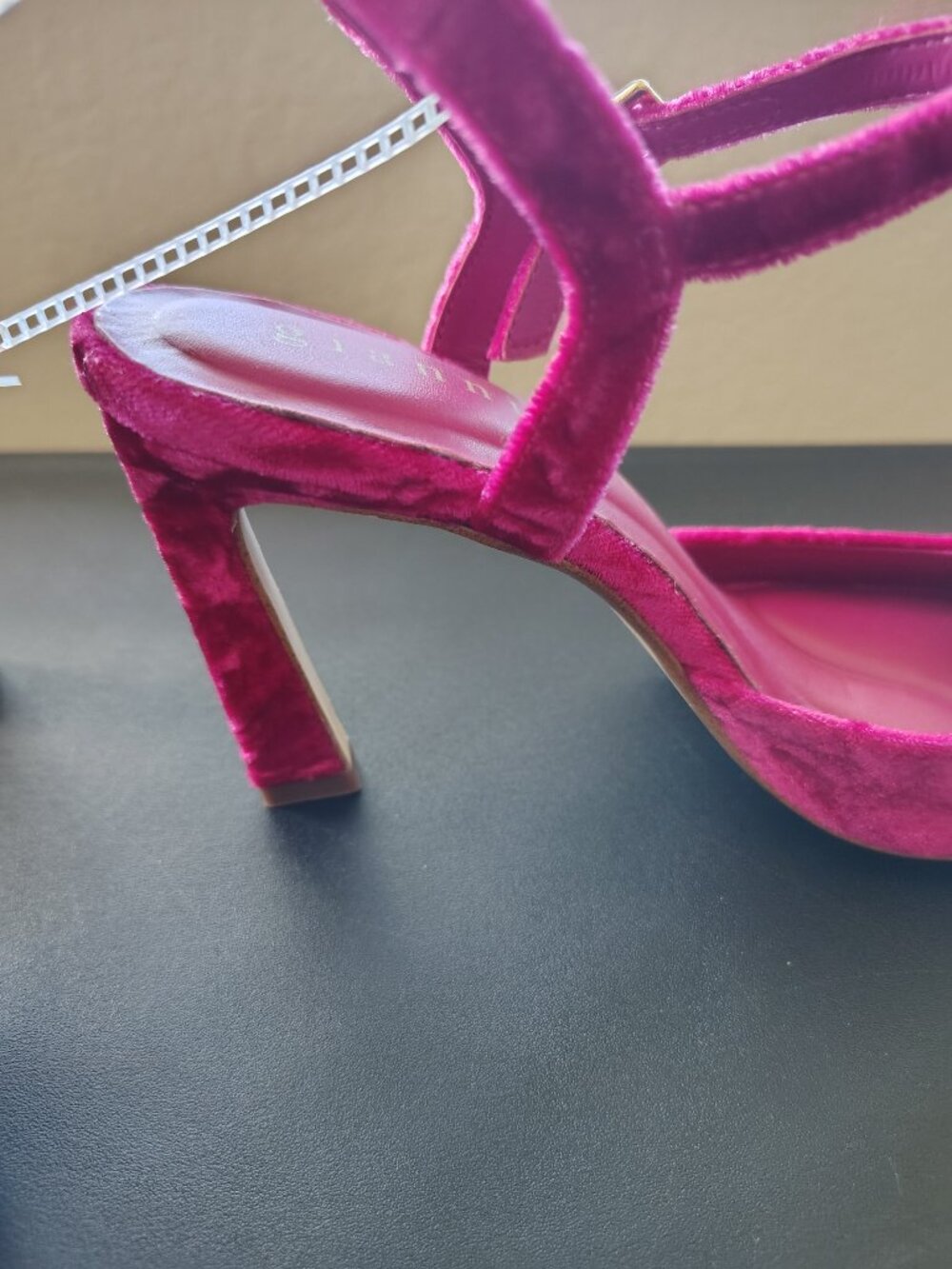 NWT Gianni Bini Geno Velvet Pointed Toe Slingback Heels Hot Pink Sz 6.5 - Picture 6 of 8